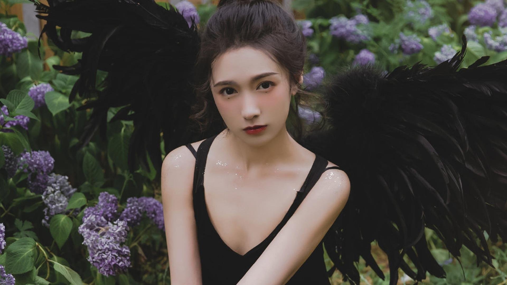 曼城主场-轻取伯恩茅斯，德布劳内梅开二度，曼城与德布劳内续约至2025年