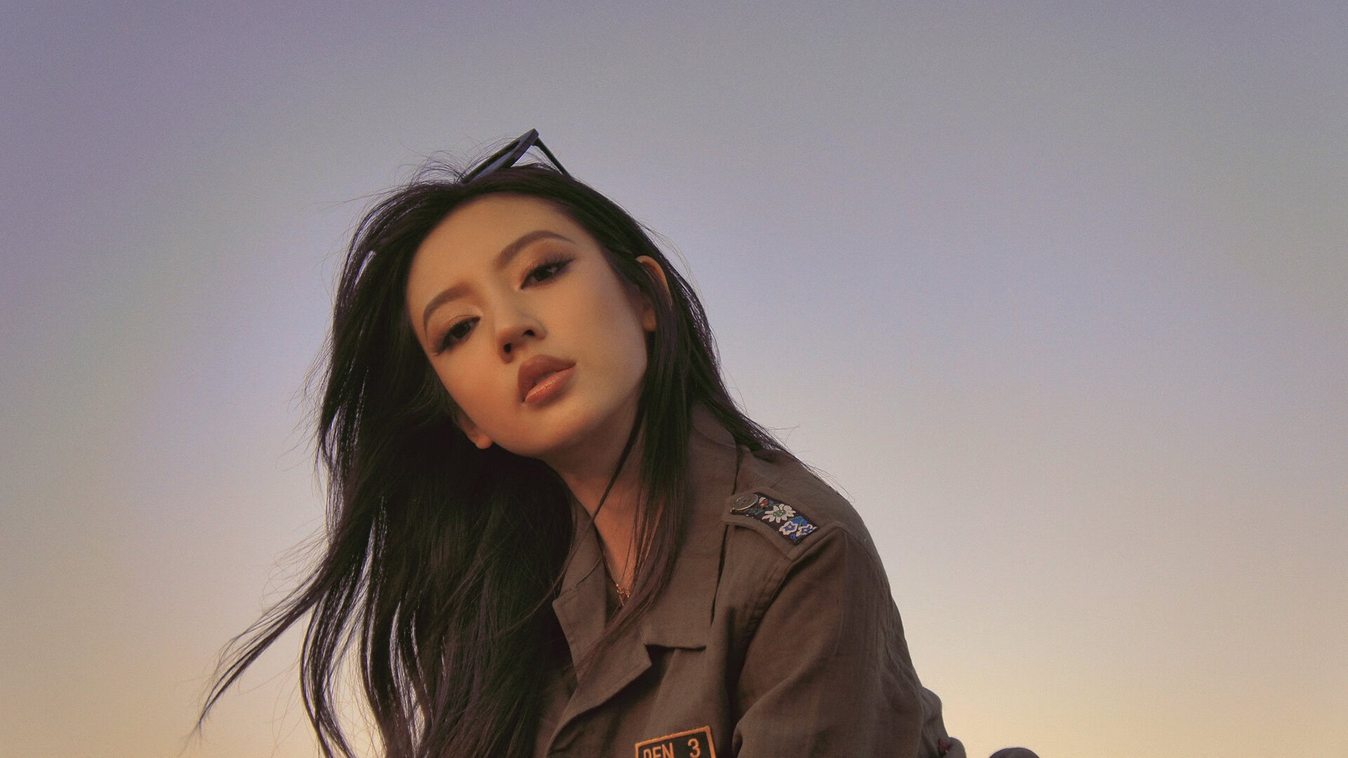 爱游戏电竞官网-两队风格迥异，对抗看点十足，两名对抗的队员