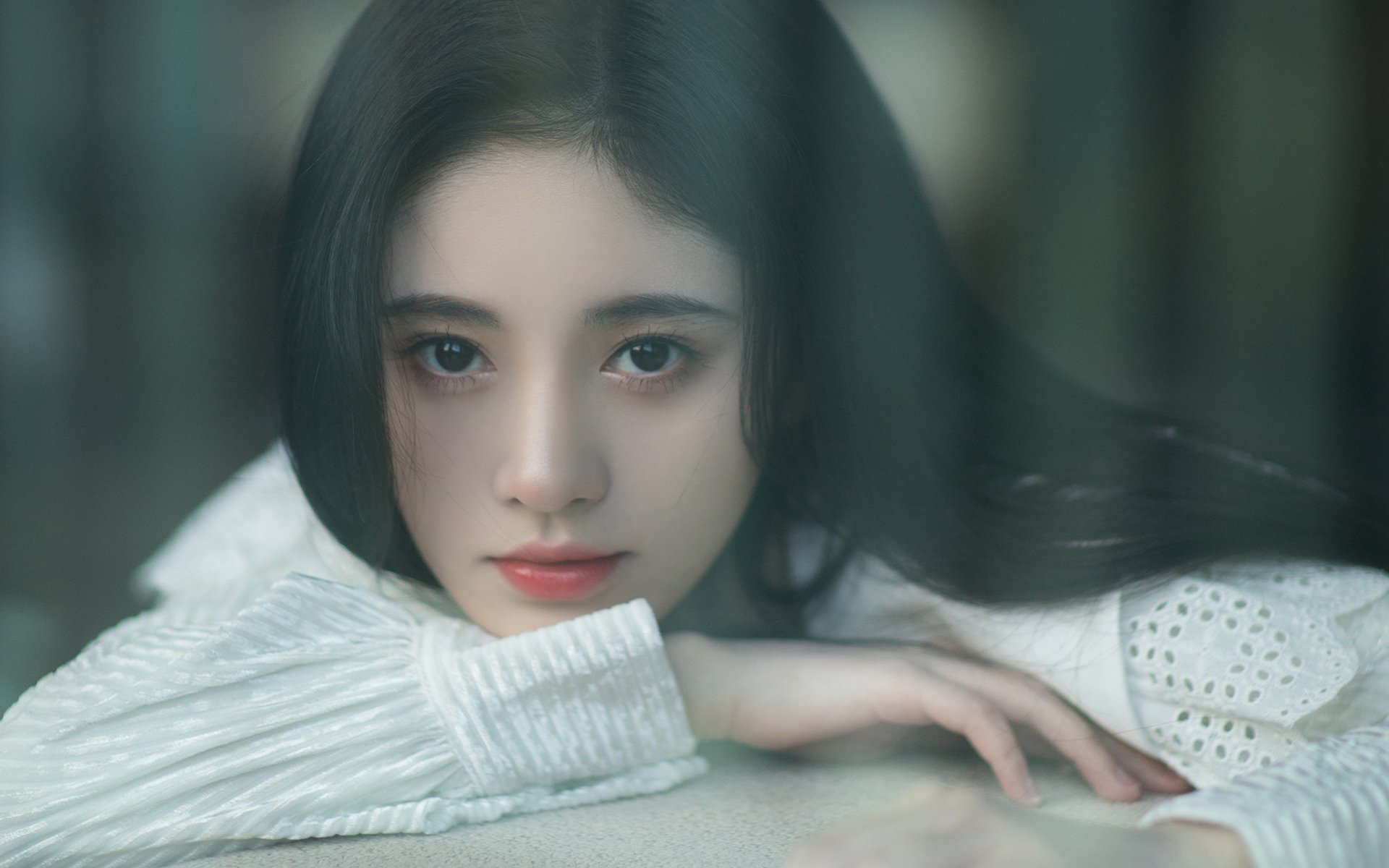 拜仁强打右路，频频撕裂博卡防线，拜仁一直很强