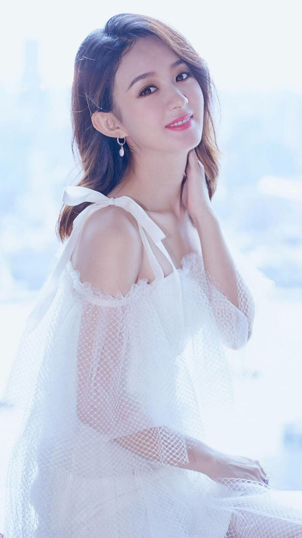 社交平台数据报告显示年轻群体对联赛关注度持续上升,年轻群体占比